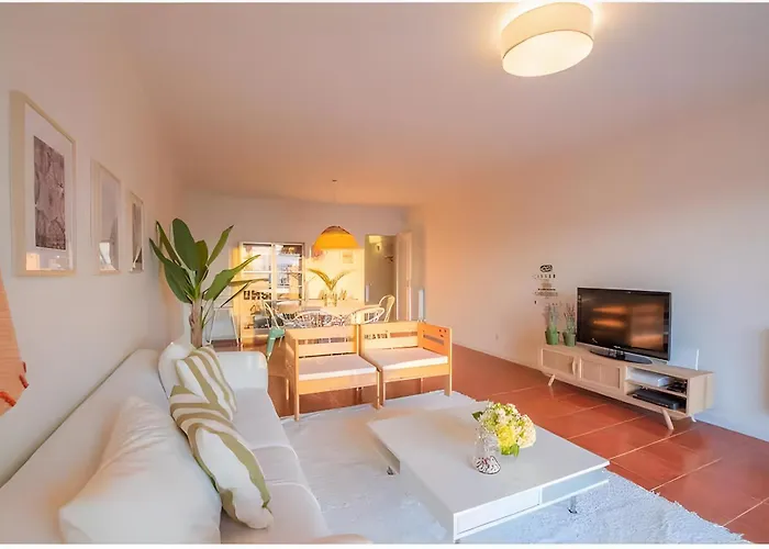 Apartamento T3 Com Piscina E Vista Mar